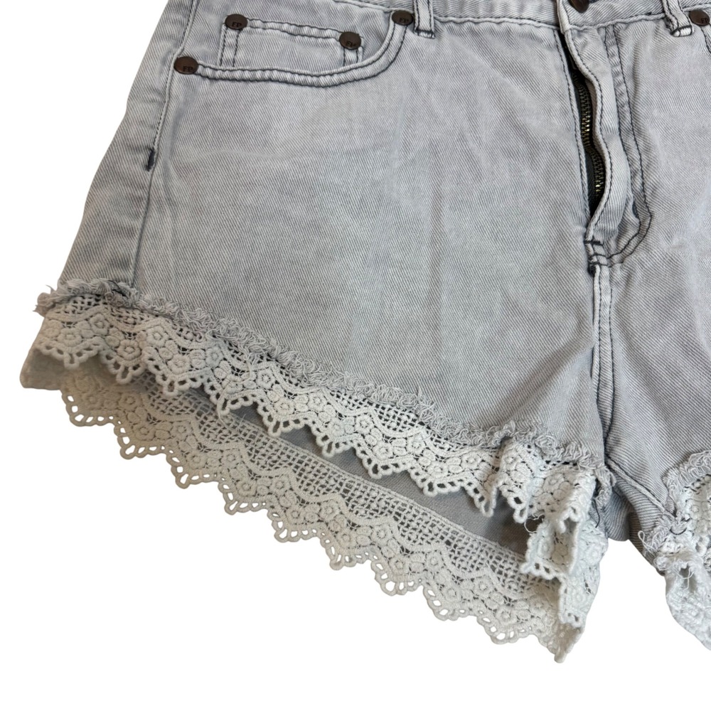 Free People Women's Lace Trim Denim Cut Off Shorts Light Wash Grey Size 29 - Picture 2 of 6